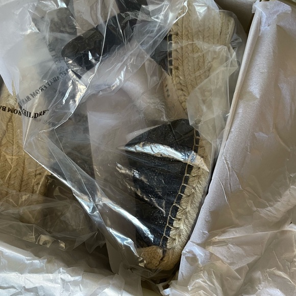 Anne Klein Black Sandals - Picture 2 of 7